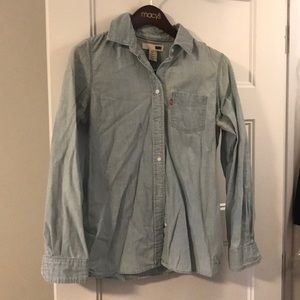 Levi’s women’s button down